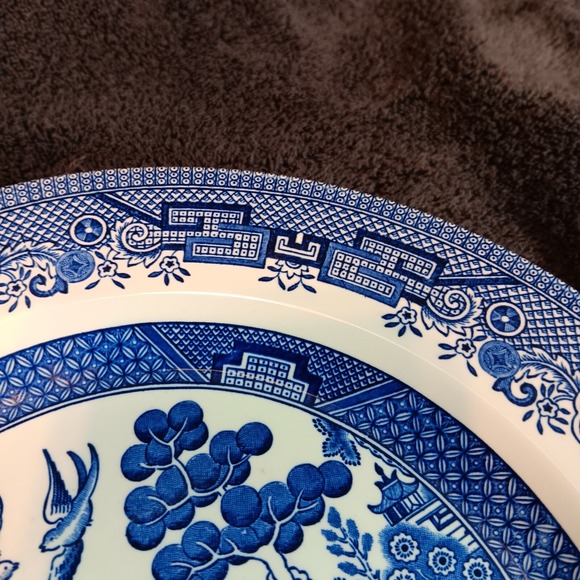 Vintage Blue Willow Willow Ware 10.5 inch Dinner Plate Churchill England NB - Picture 3 of 9